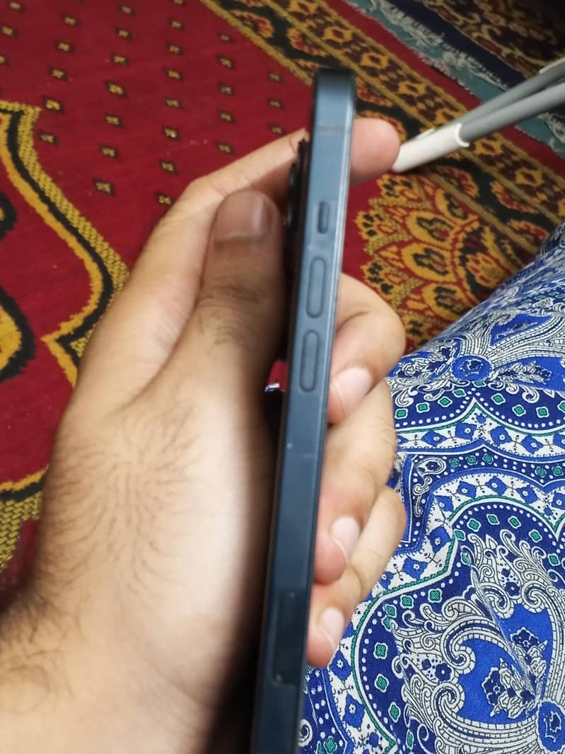 Apple iPhone 13 6