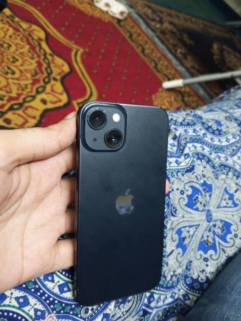 Apple iPhone 13 8