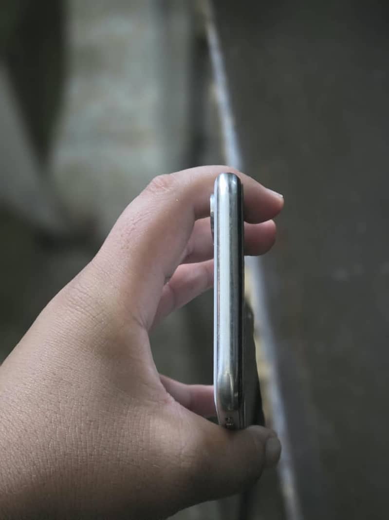 Apple iPhone X 2