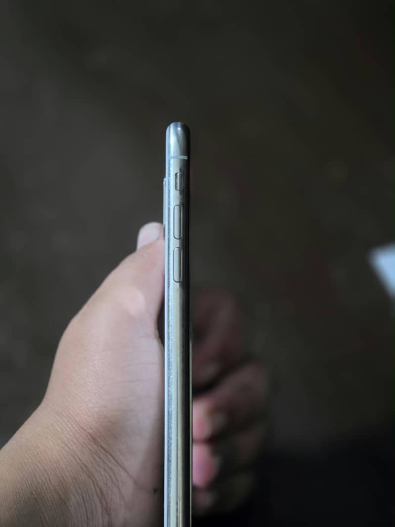 Apple iPhone X 5