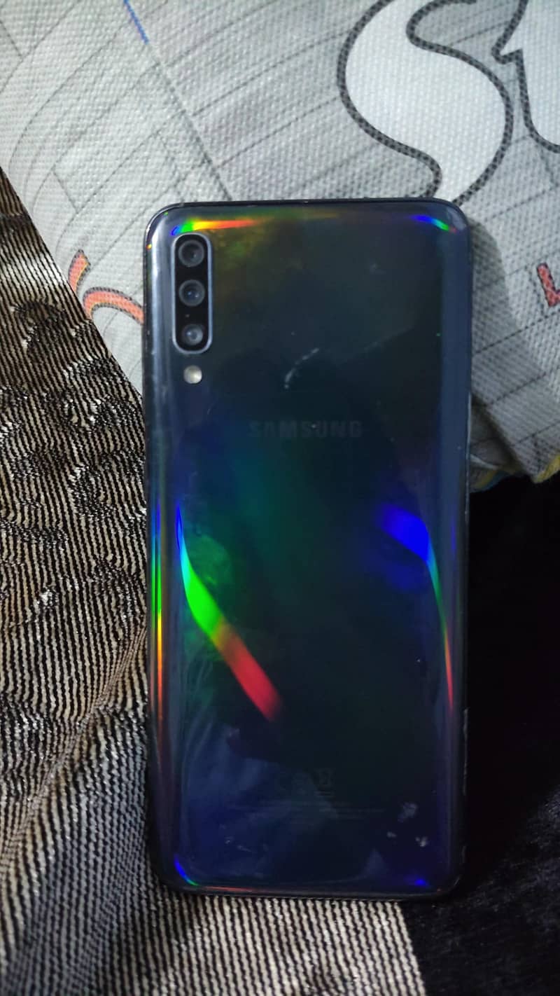 Galaxy A70 1