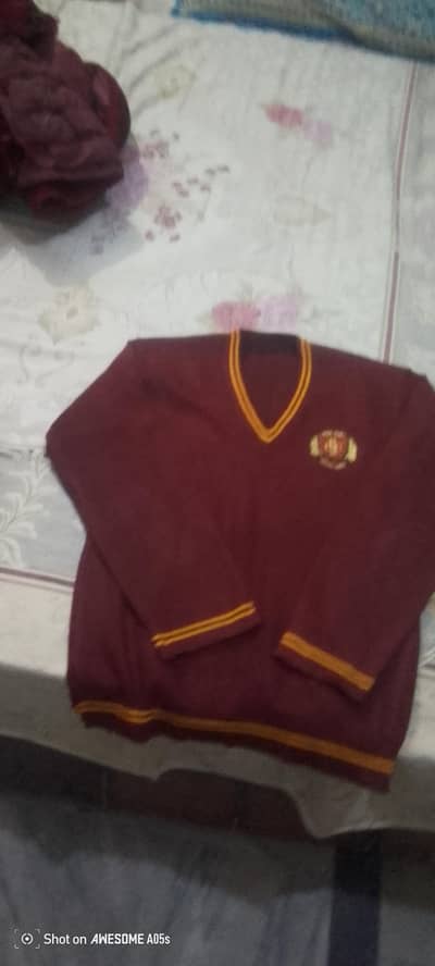 hardware college sweater brand new just used for 1 week 36 size