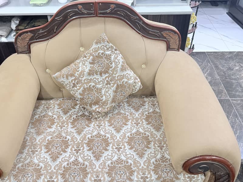 Sofa set available 1