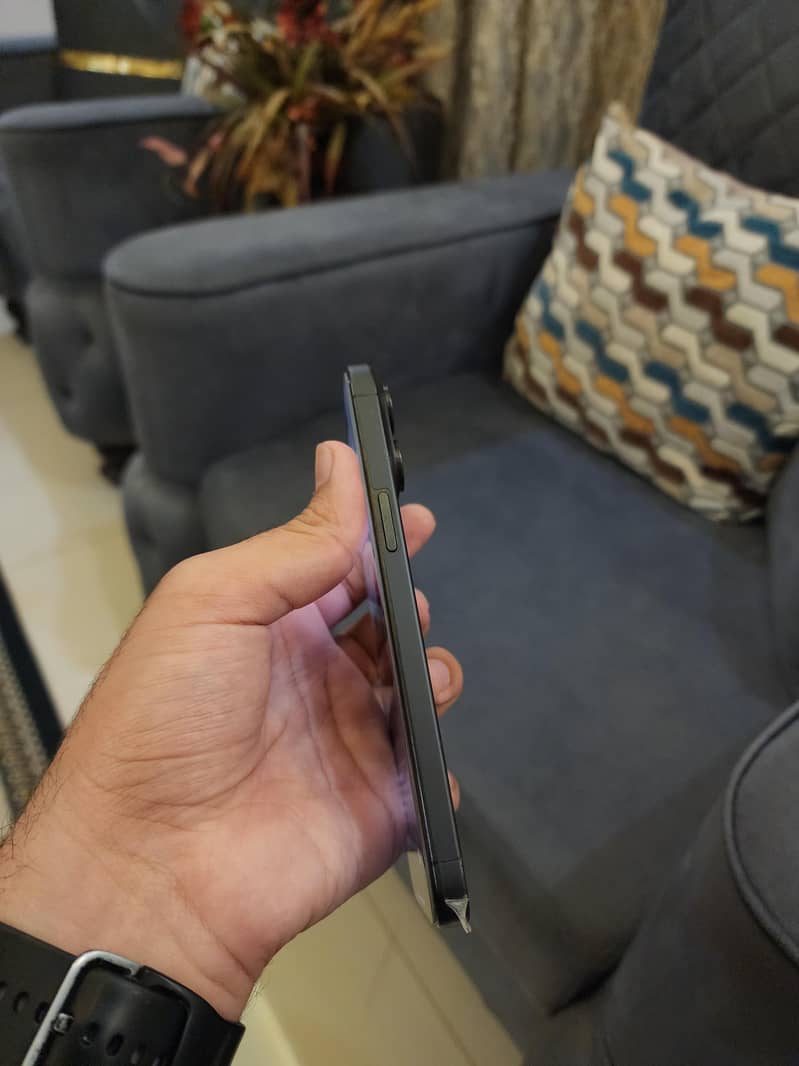 Apple iPhone 15 Pro Max 1