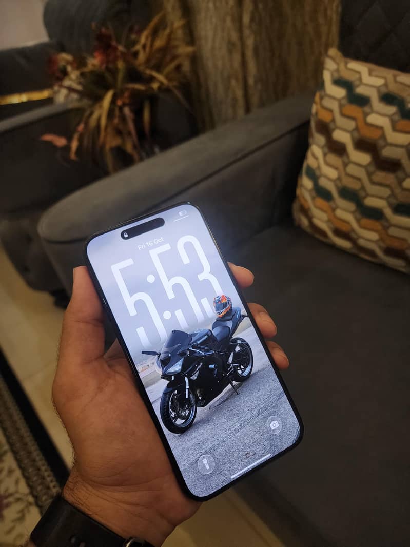 Apple iPhone 15 Pro Max 6