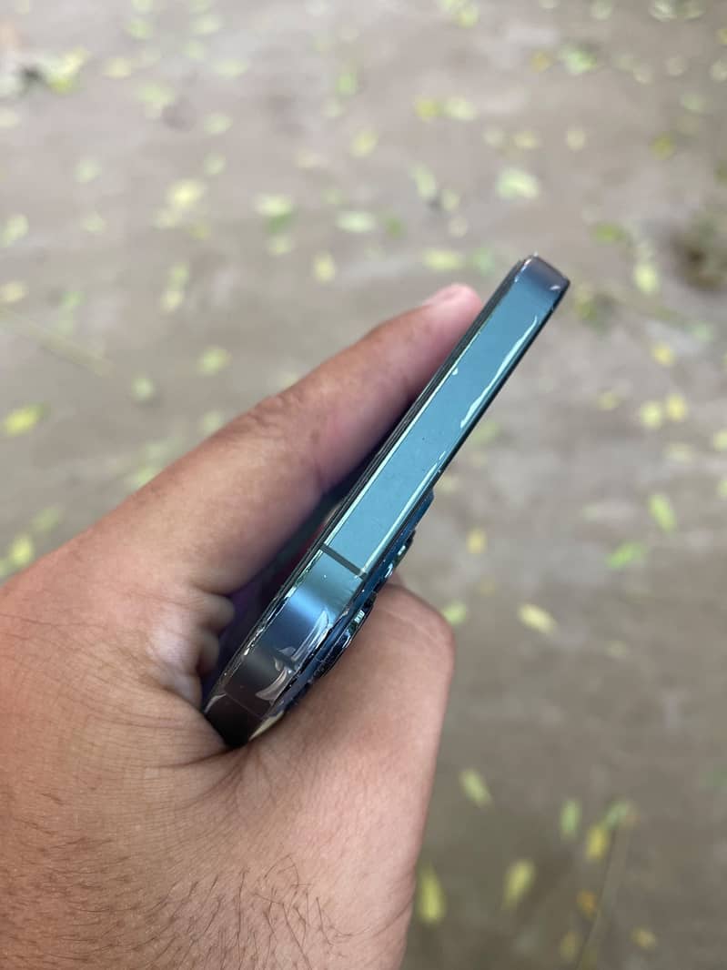 Apple iPhone 12 Pro Max 4