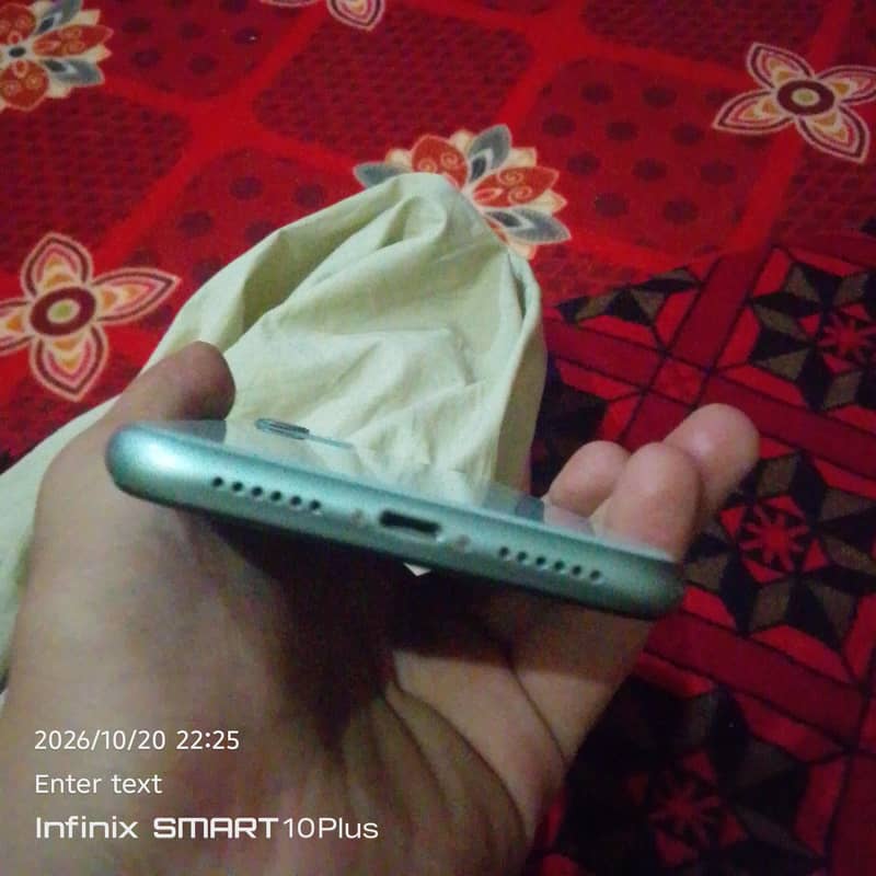 Apple iPhone 11 3