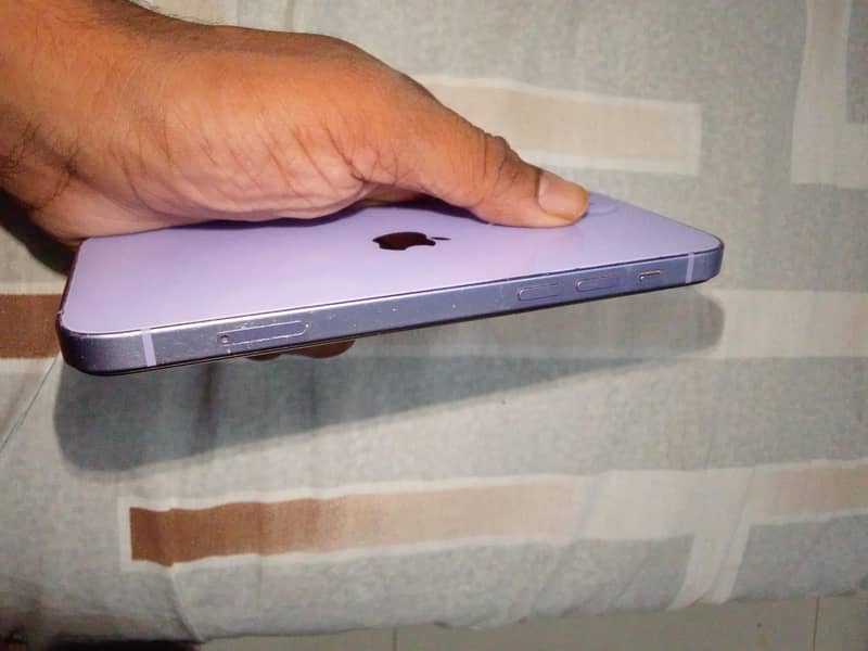 Apple iPhone 12 5