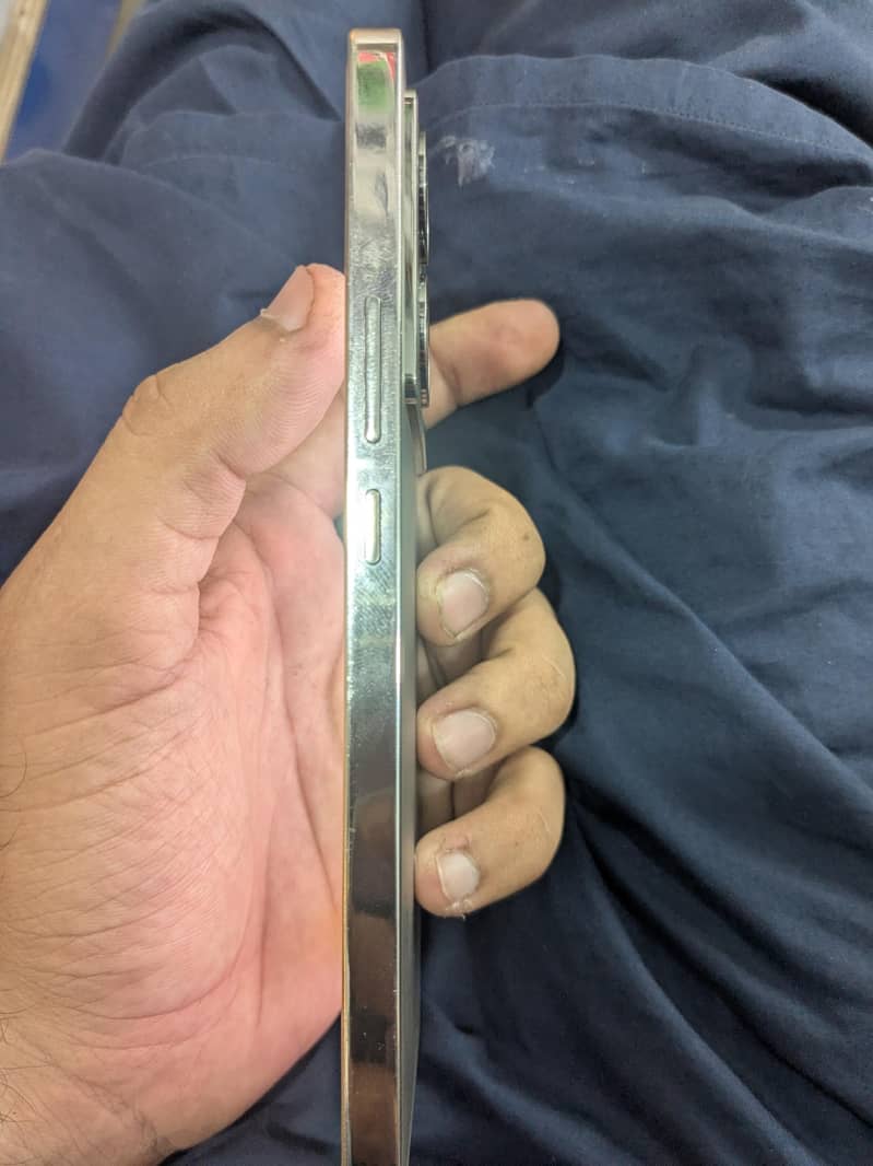Infinix Note 40 4