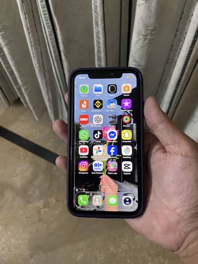 Apple iPhone 11 64GB jv ios 27.1 latest