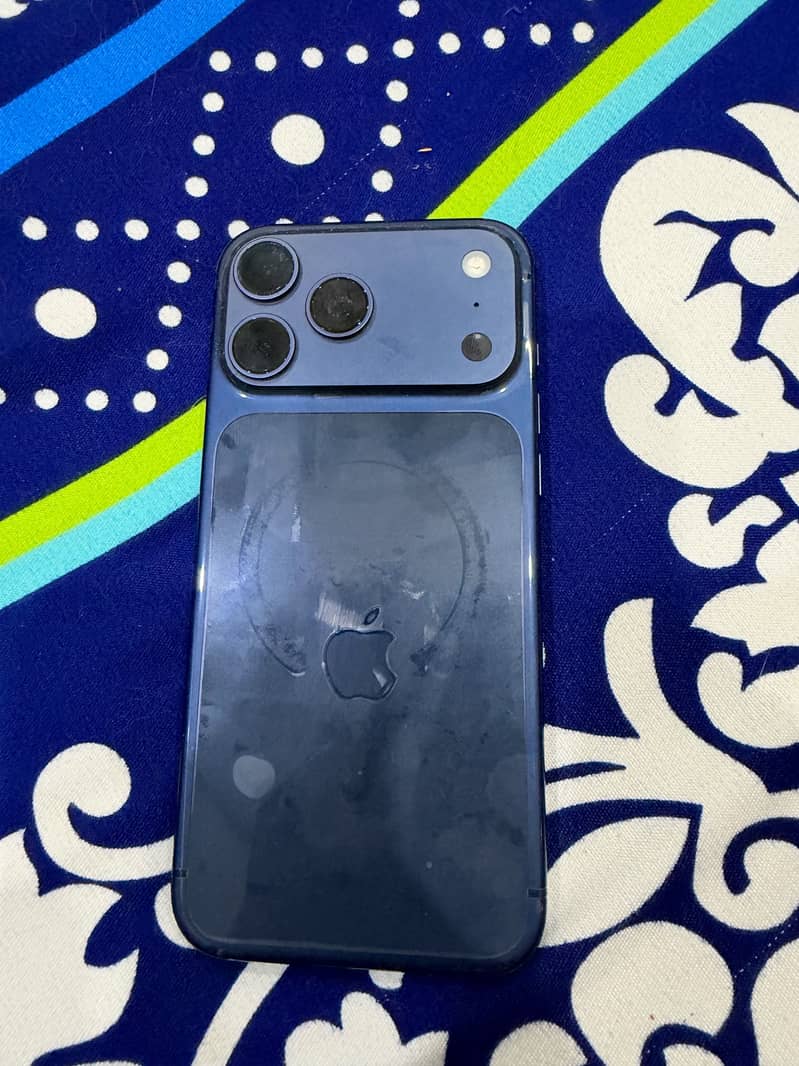 Apple iPhone 17 Pro Max 0