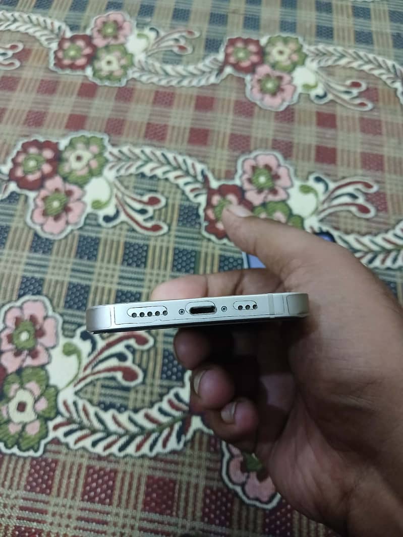 Apple iPhone 13 3