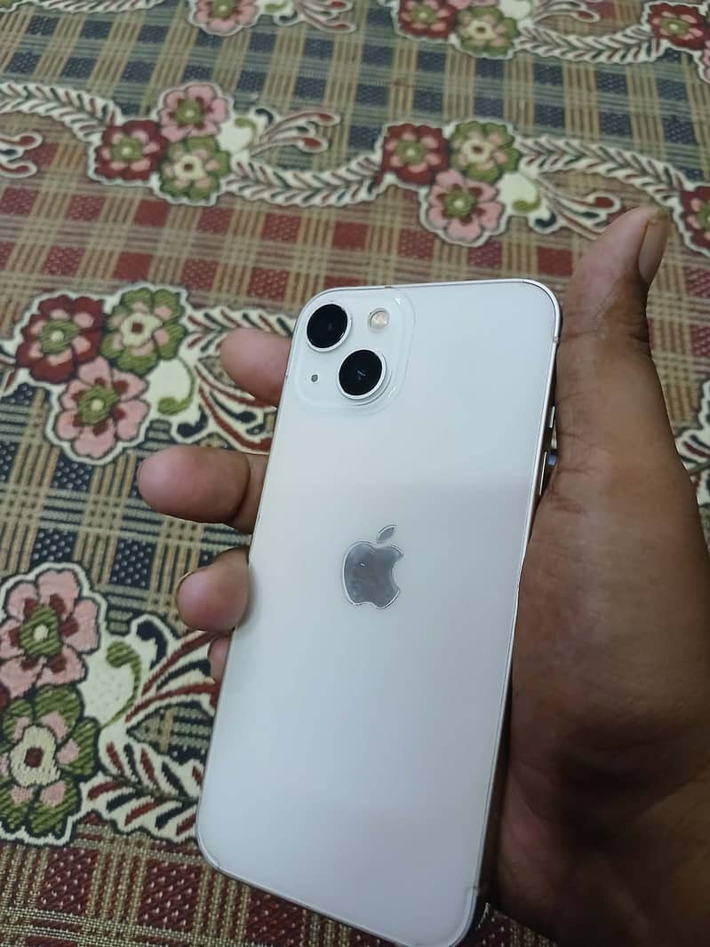 Apple iPhone 13 6