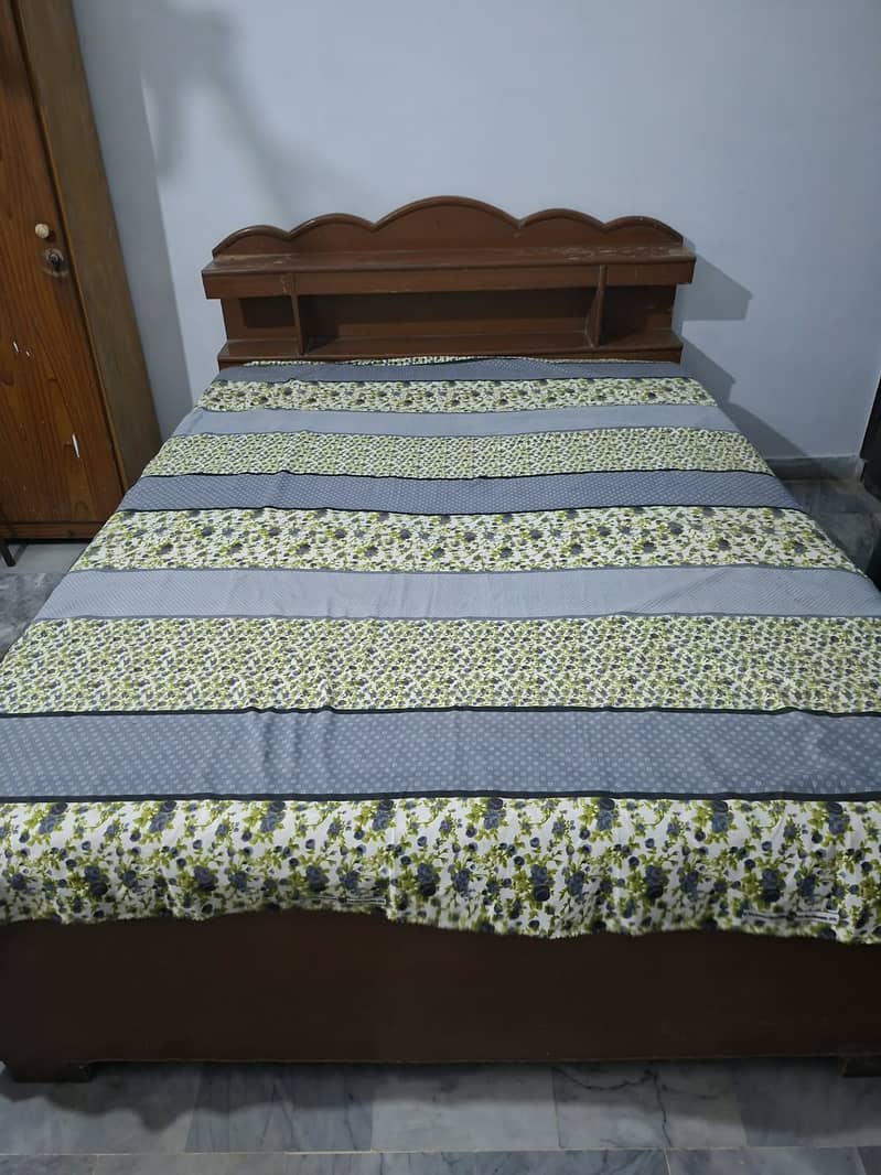 Bed with mattress 1