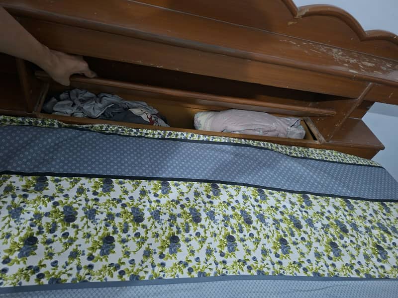 Bed with mattress 3