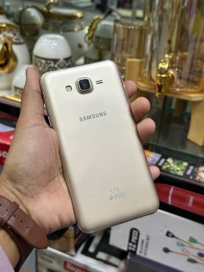 Samsung Mobile J7