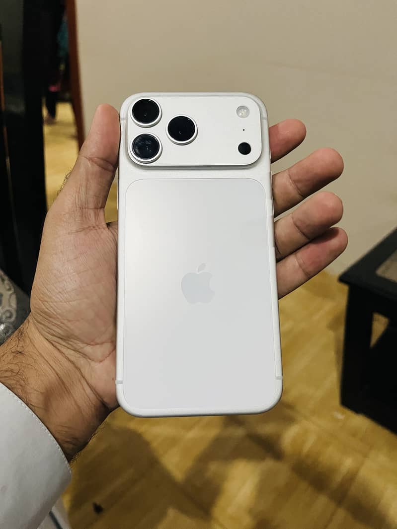Iphone 17promax 1