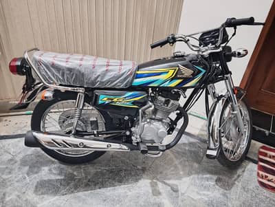 HONDA CG:125 MODEL:2026.  (Demand:245000)