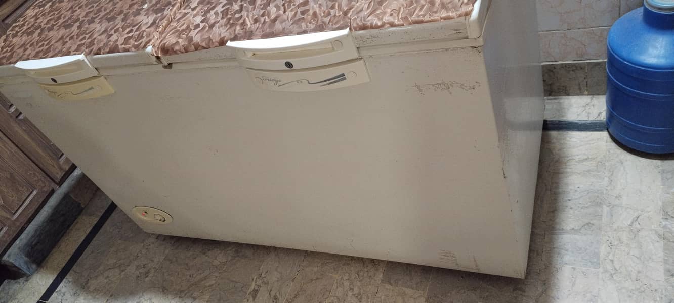 two door waves freezer 0