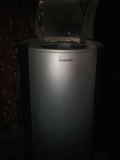 foldable hot and cool acchi hai white se import karvaya tha bahar se