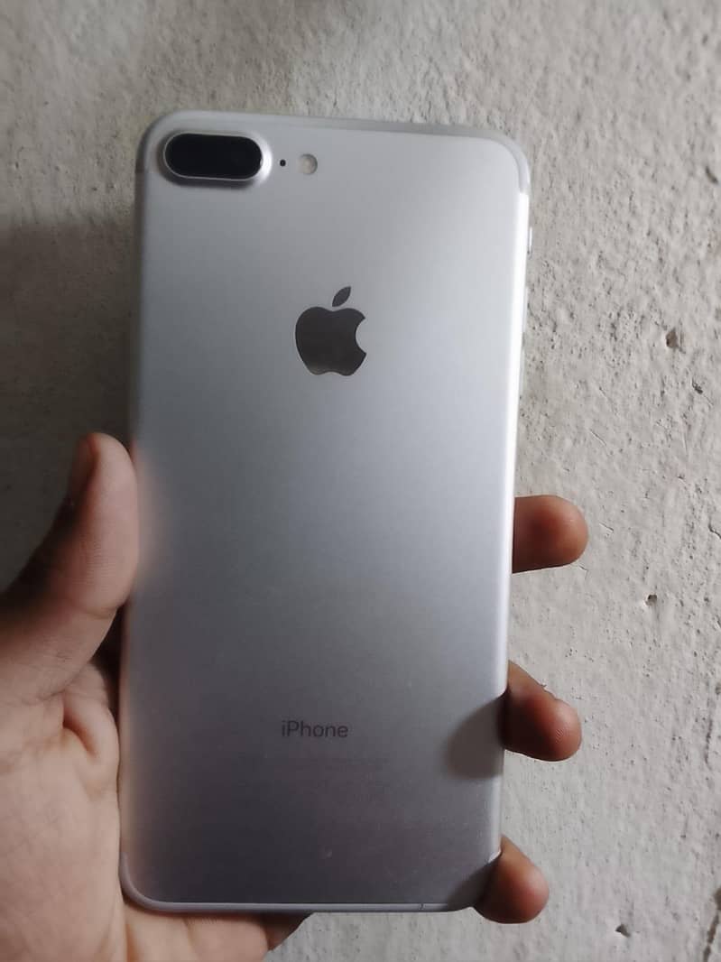 Apple iPhone 7 Plus 2