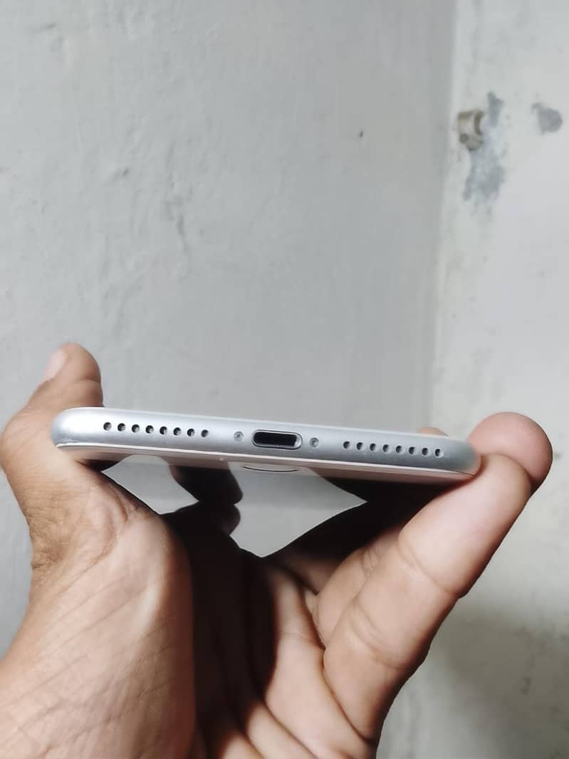 Apple iPhone 7 Plus 4