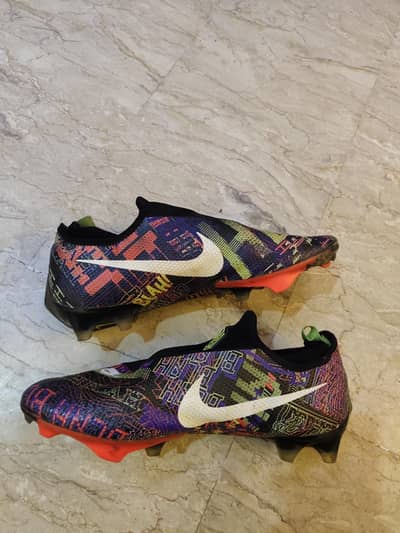 NIKE VAPOR FOOTBALL STUDS ORIGINAL-UK 10.5