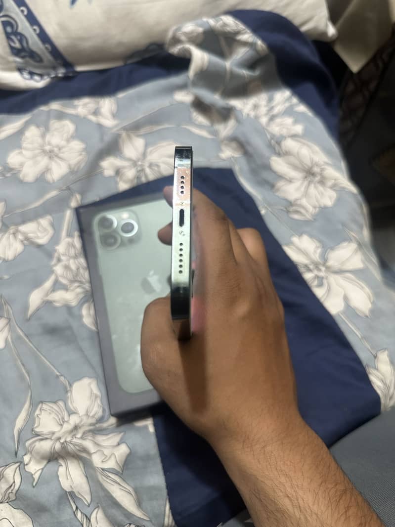 Apple iPhone 13 Pro Max 5