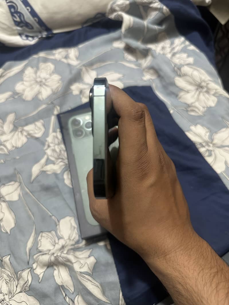 Apple iPhone 13 Pro Max 6
