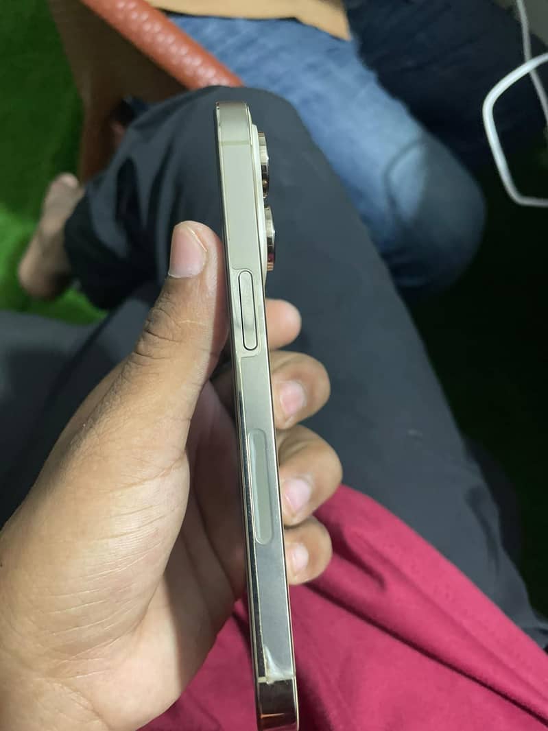 Apple iPhone 14 Pro 3