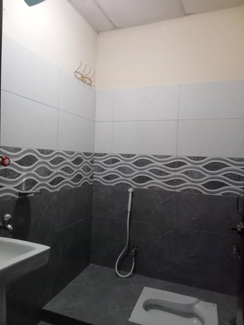 BOYS HOSTEL/SHARING ROOMS AVAILABLE FOR RENT(MUSLIM TOWN WAHDAT ROAD ...