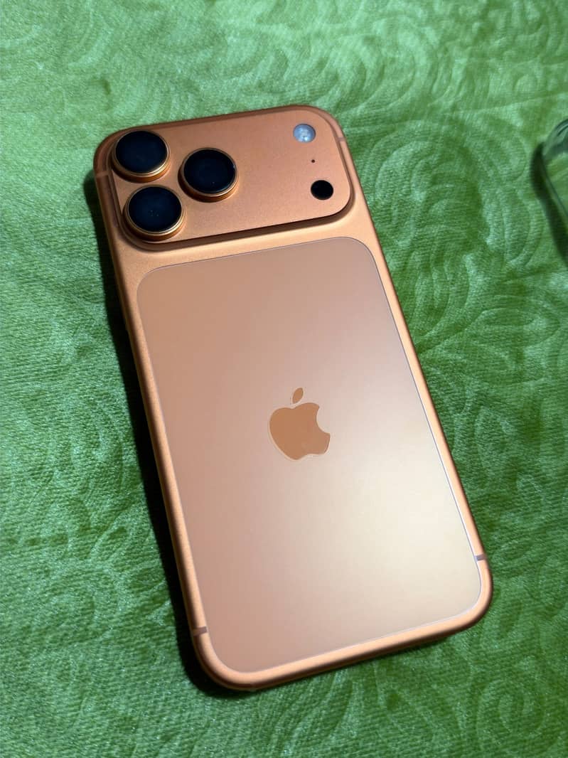 Apple iPhone 17 Pro Max 1