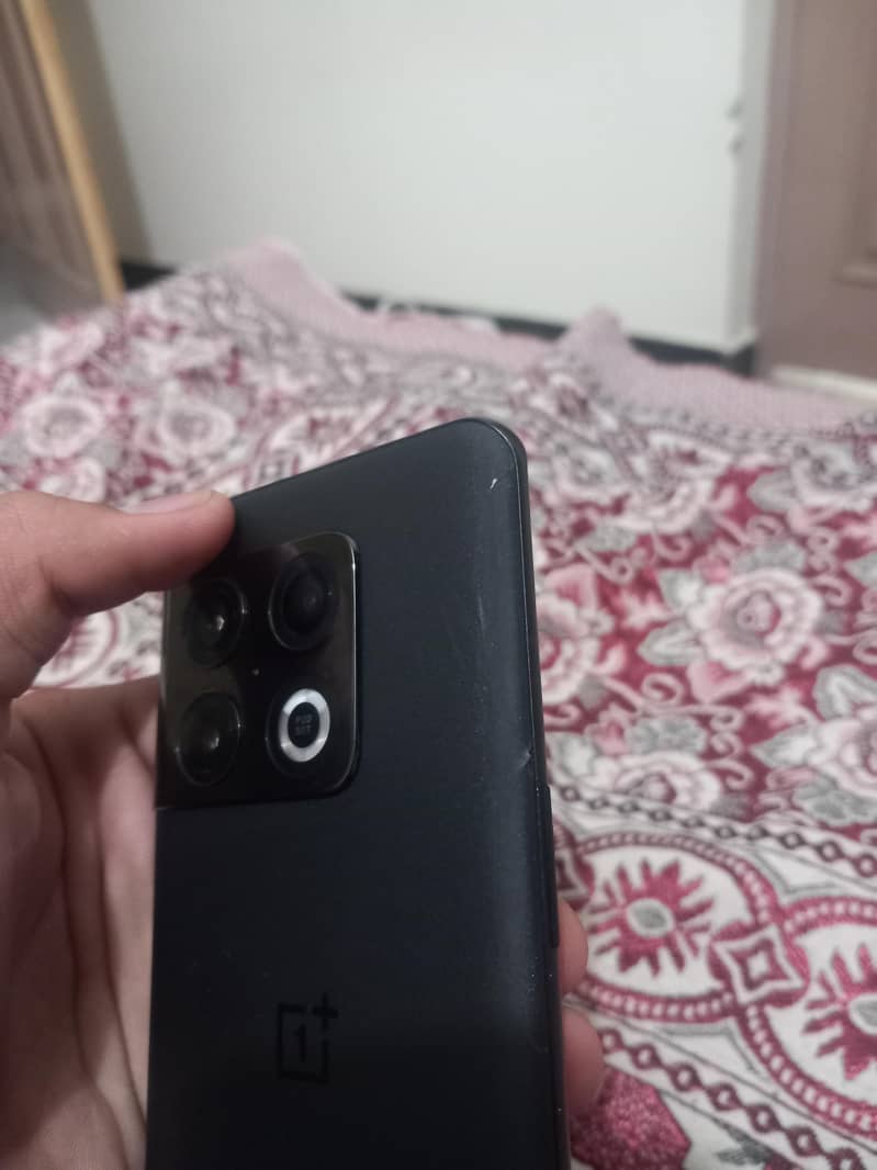 One Plus 10 Pro 5