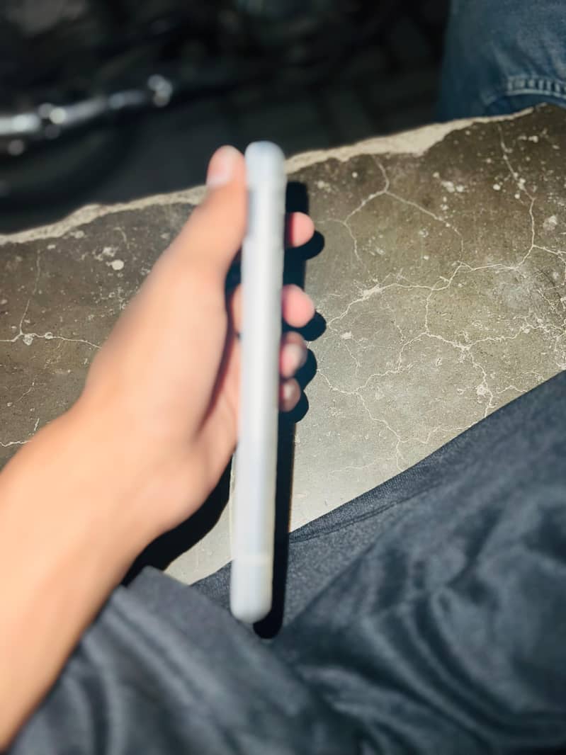 Google Pixel 7a 3