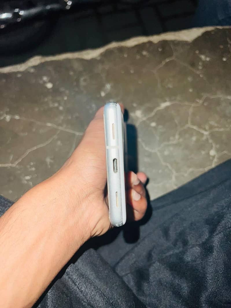 Google Pixel 7a 4