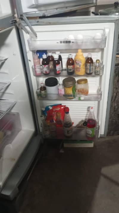 Dawlance Medium Fridge For Sale