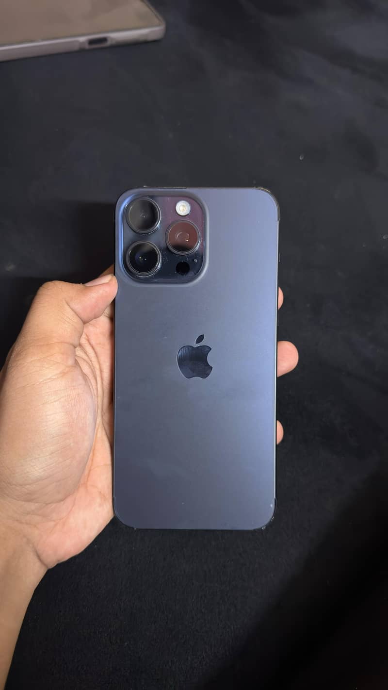 Apple iPhone 15 Pro Max 1