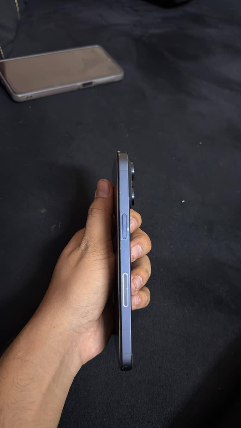 Apple iPhone 15 Pro Max 3