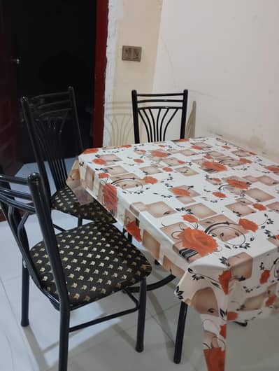 4 seaters dinning table