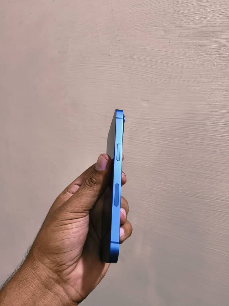 Apple iPhone 13 1