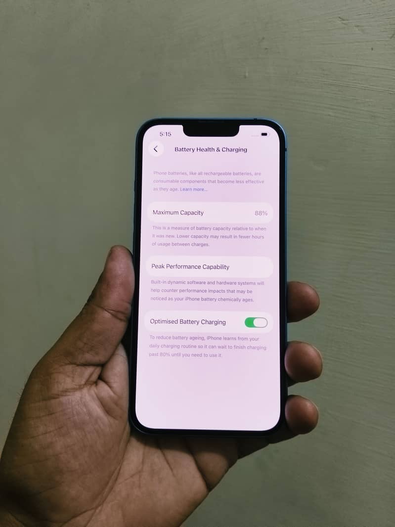 Apple iPhone 13 2