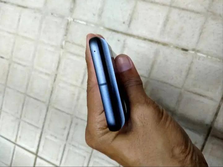 Google Pixel 8 2