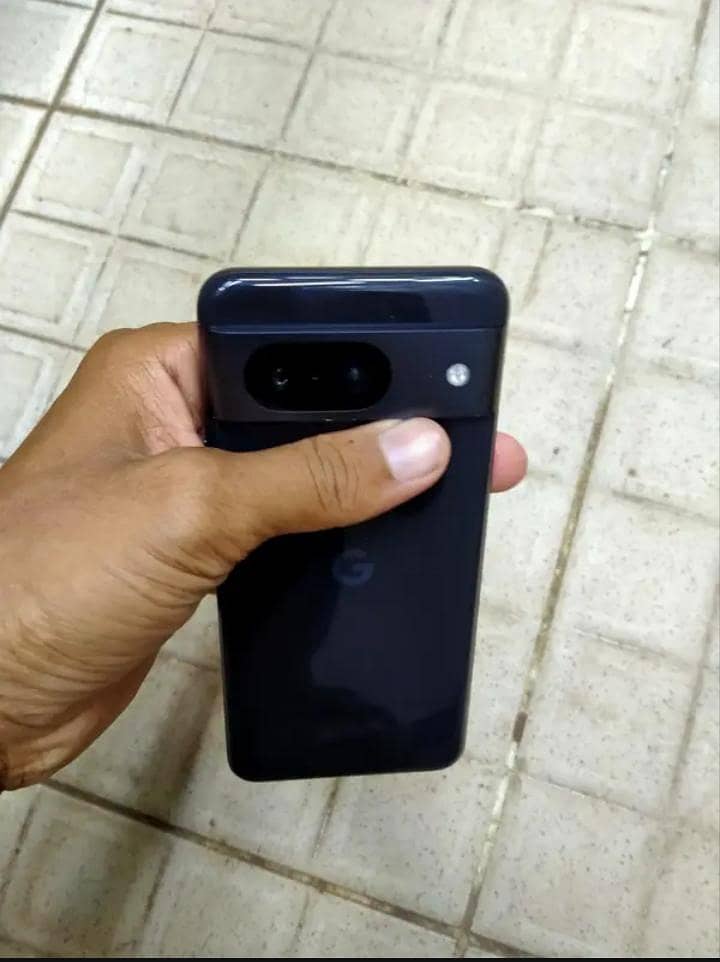 Google Pixel 8 4