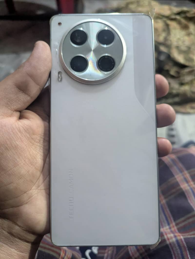 Tecno CAMON 30 7