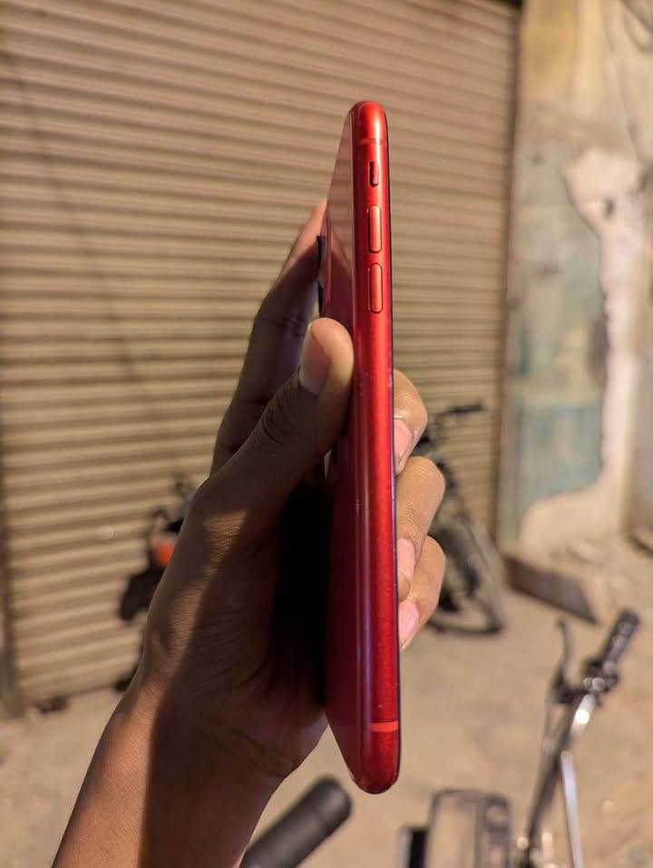 Apple iPhone 11 3