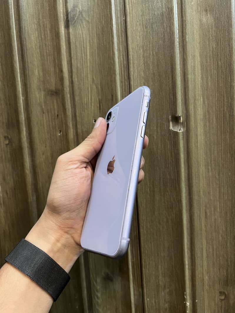 Apple iPhone 11 3