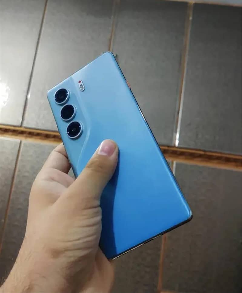 Tecno CAMON 40 Pro with complete box 6