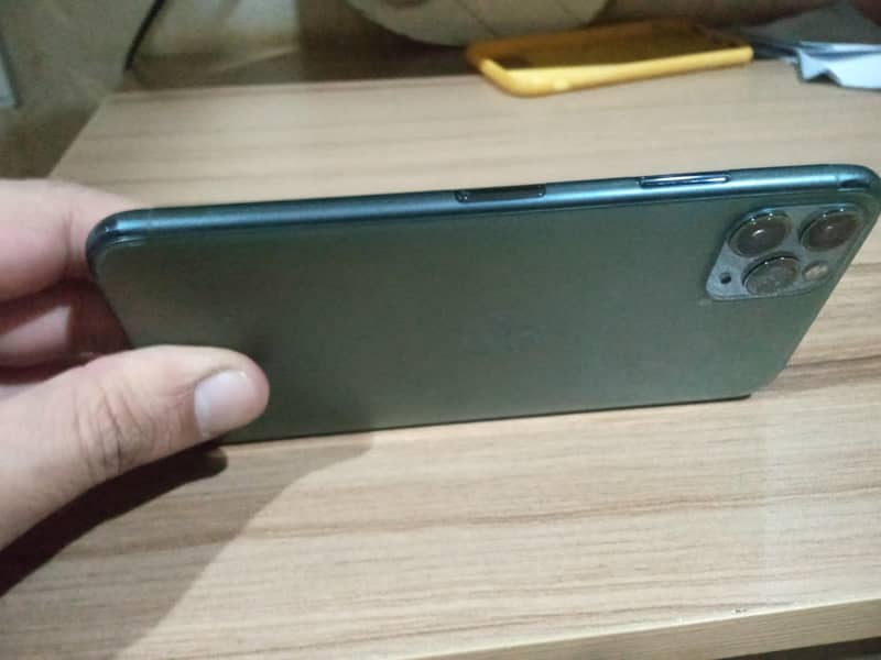 Apple iPhone 11 Pro Max 2