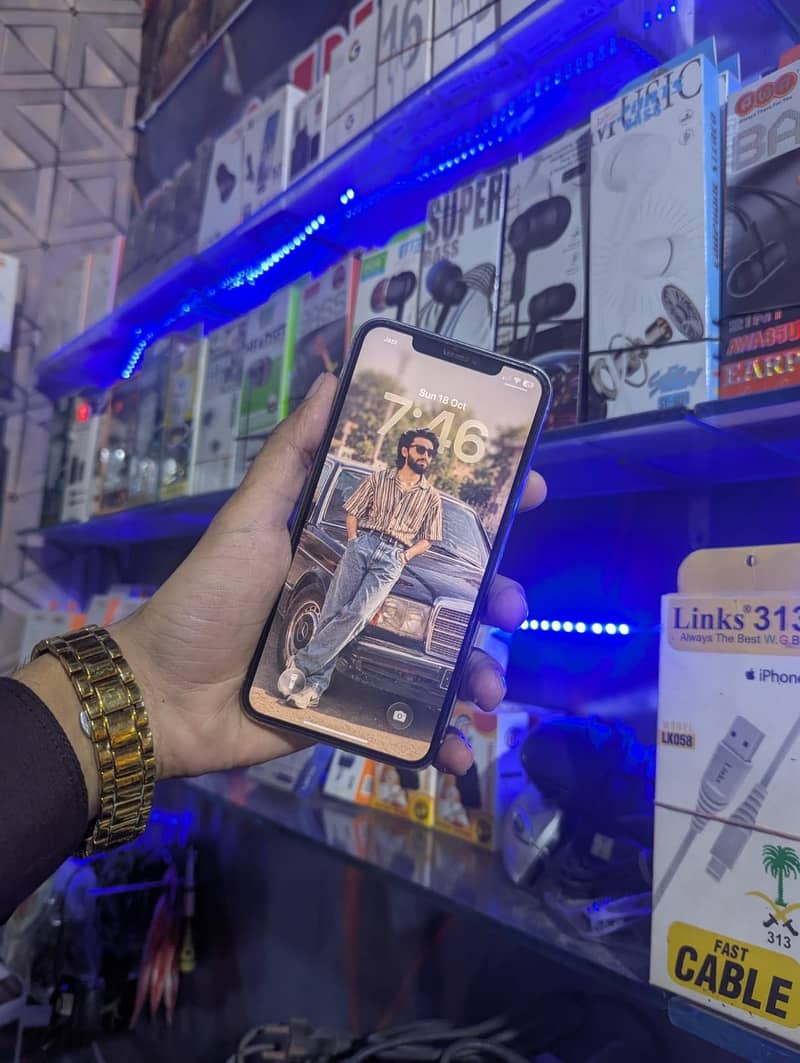 Apple iPhone 11 Pro Max sim working 1