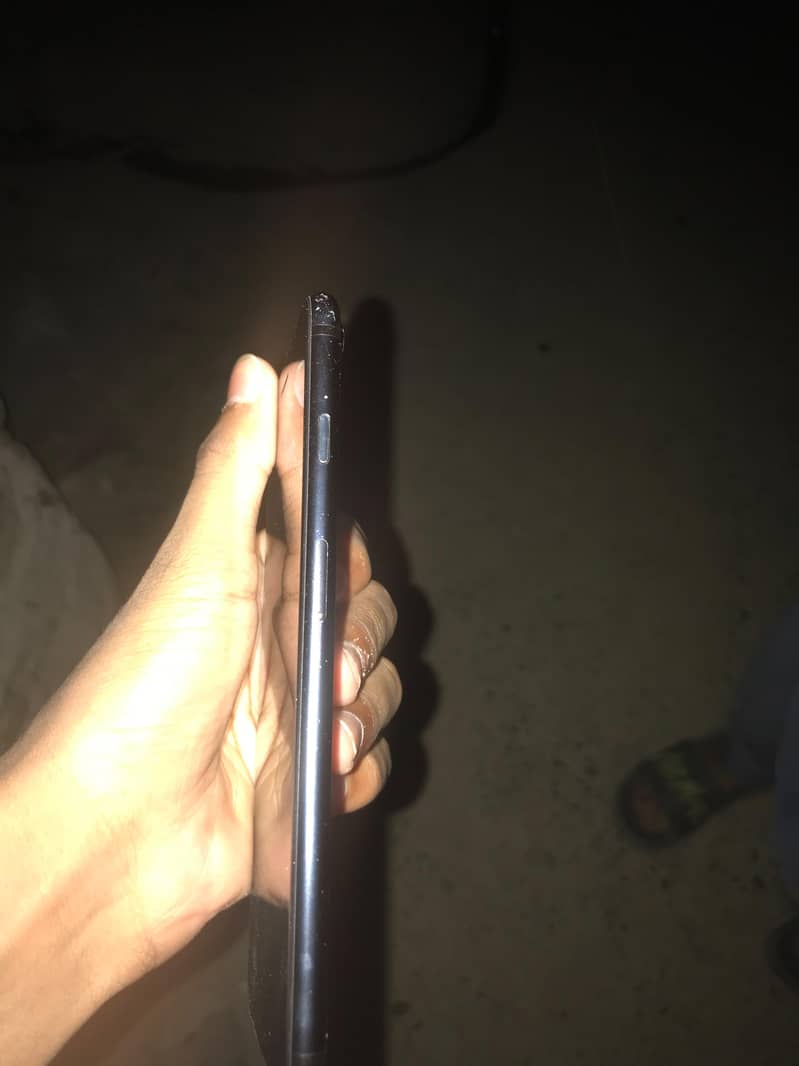 Apple iPhone 7 Plus 0
